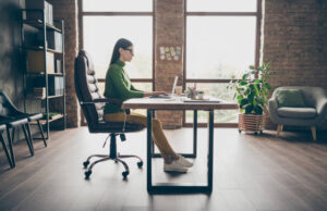 The Art of Customizing Your Executive Desk Experience