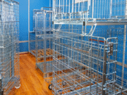 Why Wire Deck for Pallet Systems Is Essential for Multi-Level Storage Safety Wire deck pallet racking system storing goods in a warehouse